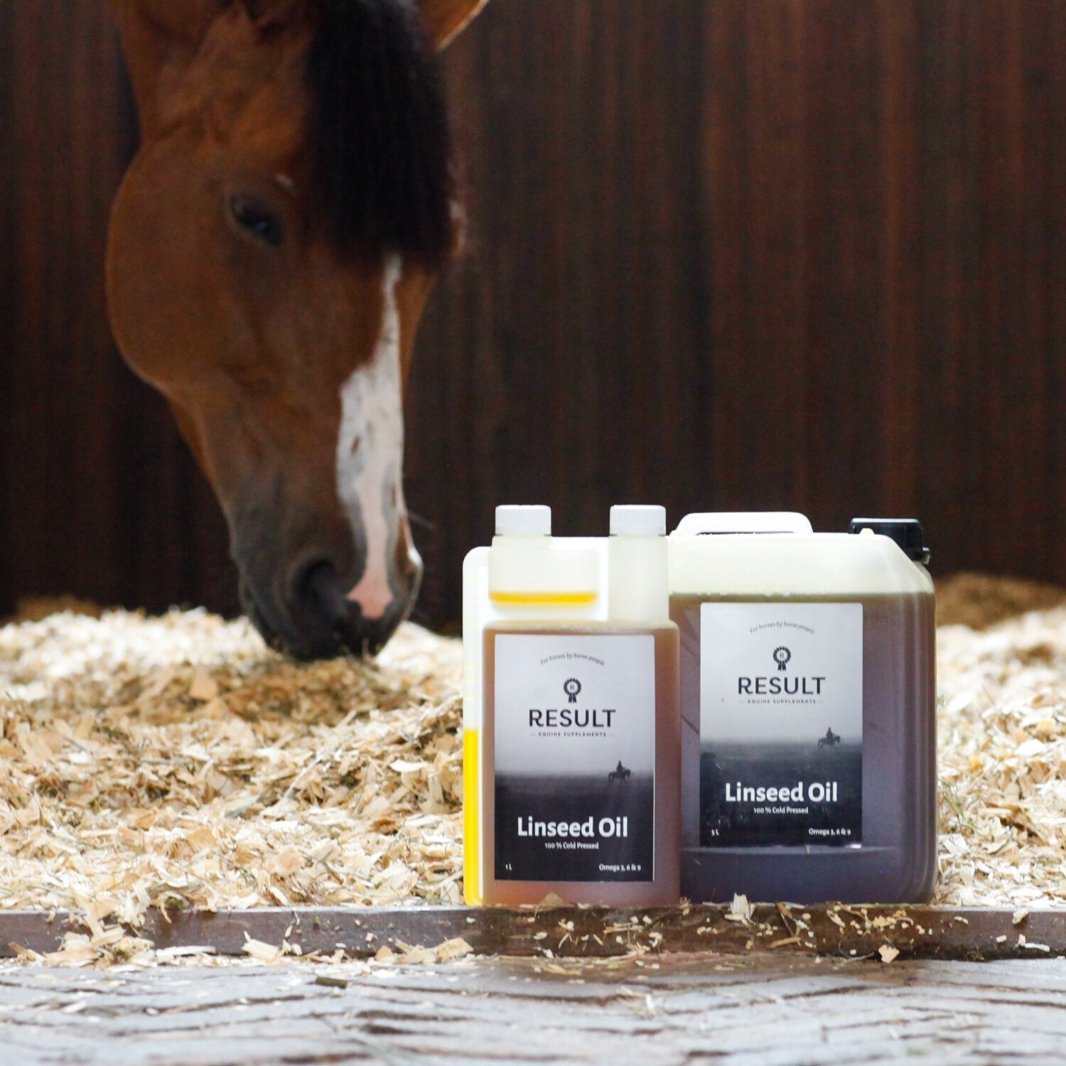 Les bienfaits de l'huile de lin pour votre cheval